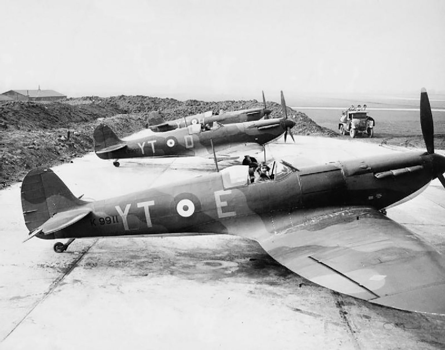 38 – Melton Mowbray & District Spitfire Mk IIb P8522 – HistoryFare